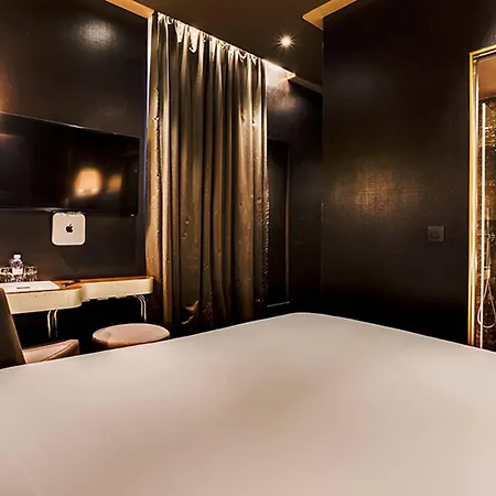 Armoni Hotel 4*